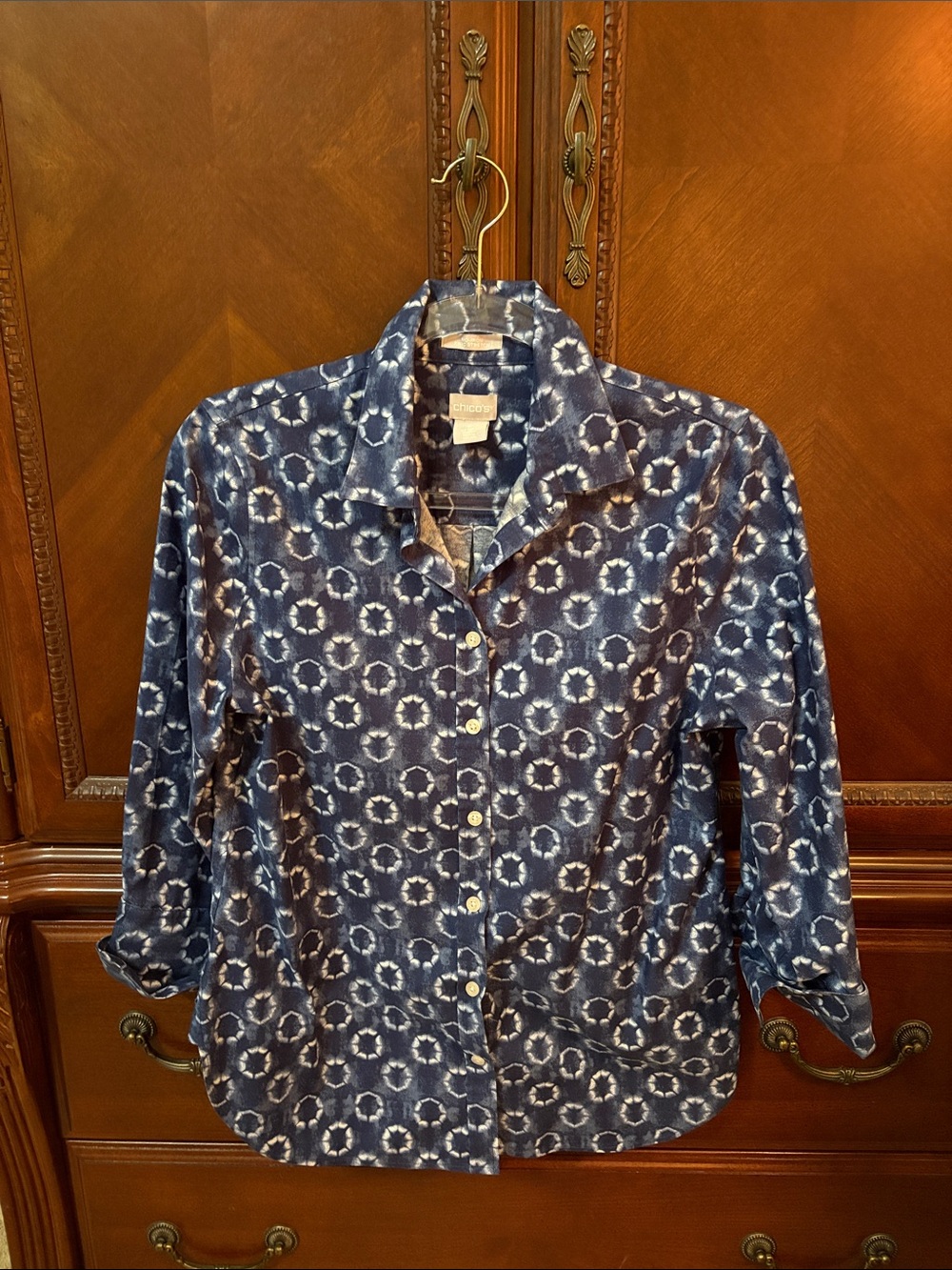 Chico's Mo-Iron Chic Stretch Navy Circular Print Button-Down Shirt